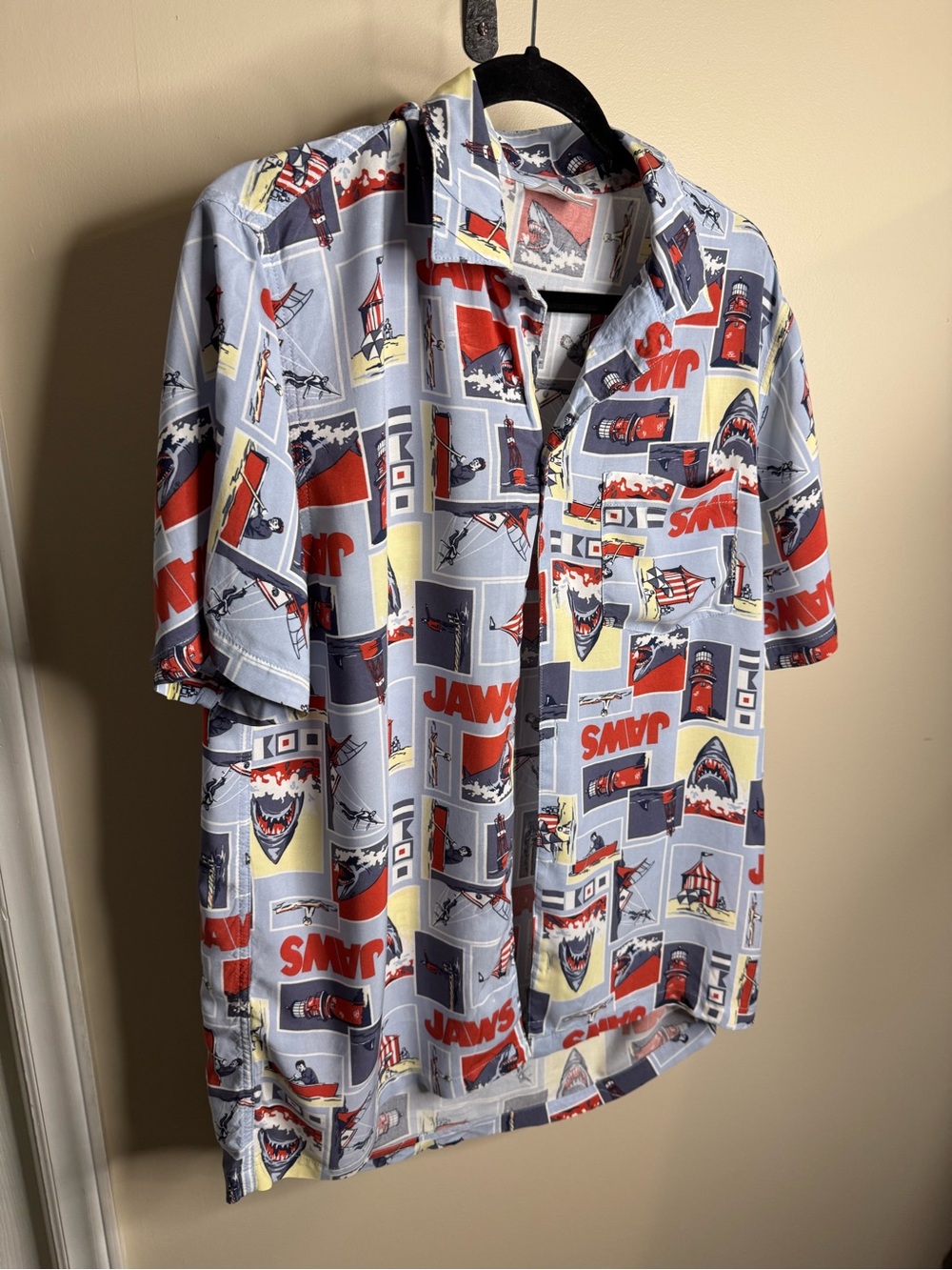 JAWS Men’s Graphic Button-Up All Over Shark Pattern - Picture 2 of 6